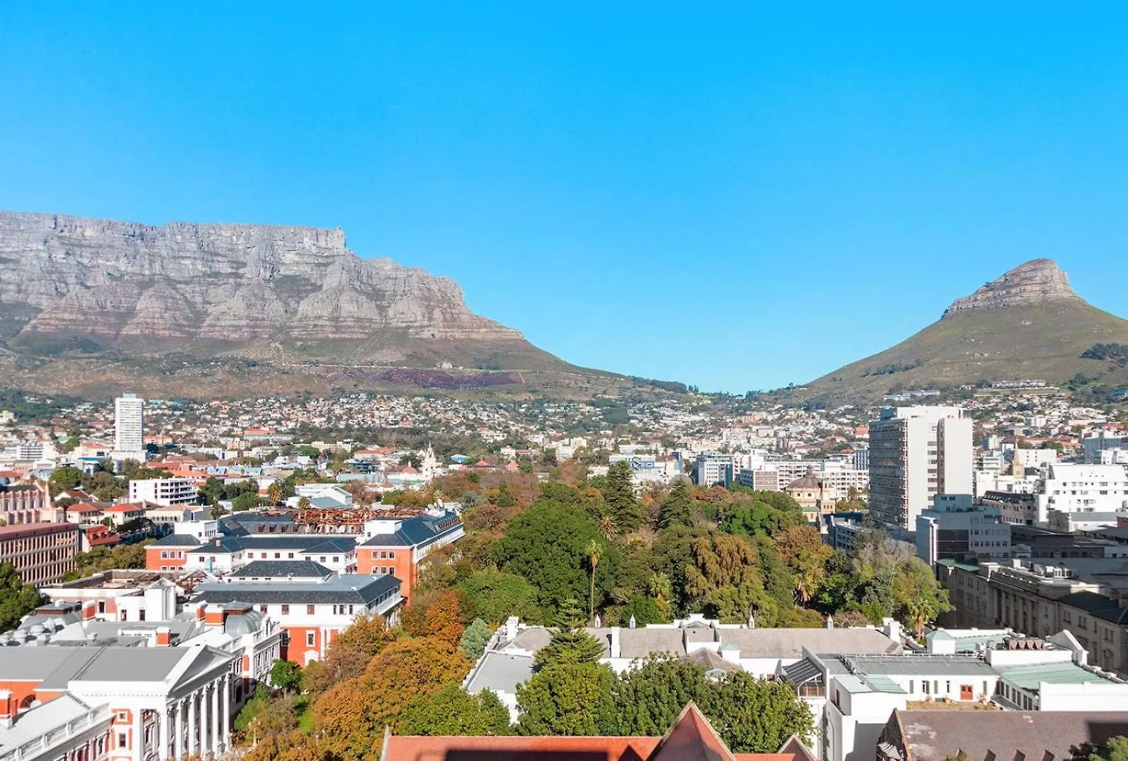 Apartment Taj Cape Town - Large 2 Bedroom Apartment, With Full Hotel Facilities, Stunning Table Mountain Views