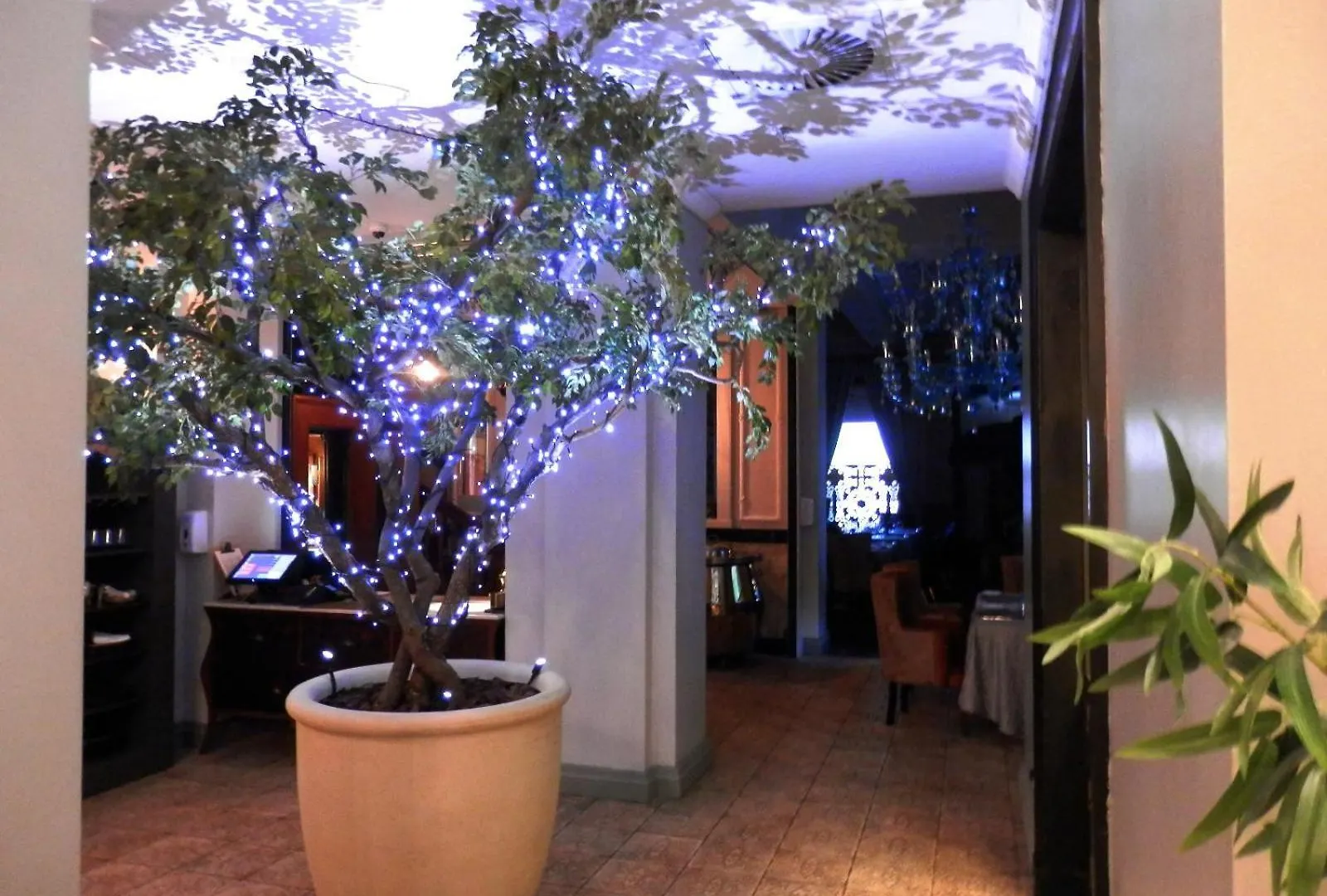 Apartment Taj Cape Town - Large 2 Bedroom Apartment, With Full Hotel Facilities, Stunning Table Mountain Views